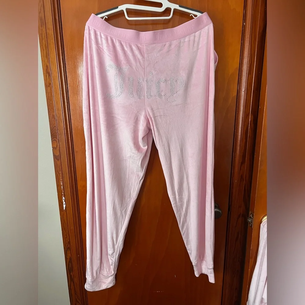 Pink Juicy Couture Lounge Set - Picture 7 of 9